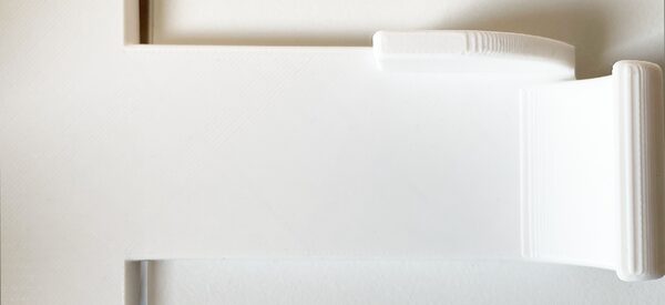 Layer-Lines bei CPAP-Wandhalterung - typische Oberfl&auml;chenstruktur