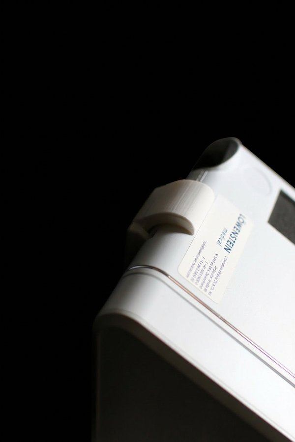 Perch Klemmelement - Seitenansicht der Ger&auml;tehalterung