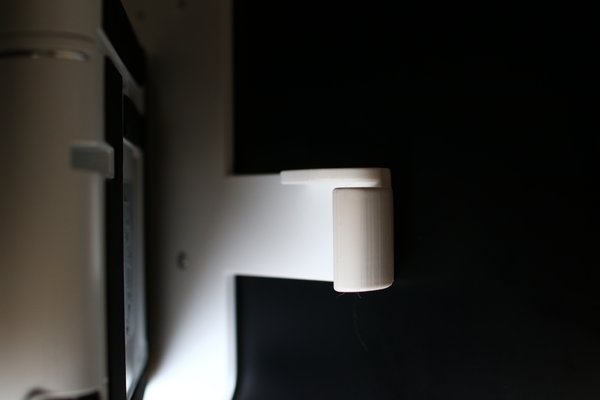 Perch Sicherungselement - Makroaufnahme des zylindrischen Sicherungsstifts f&uuml;r CPAP-Wandhalterung